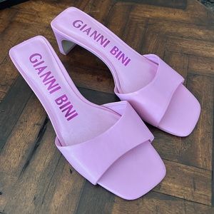 Gianni Bini Kitten heals